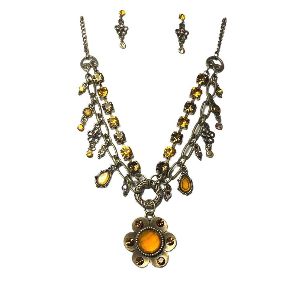 BEAUTIFUL! Austrian Crystal Necklace Earrings Set